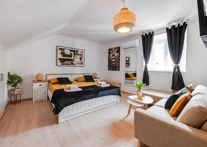Apartment Ira