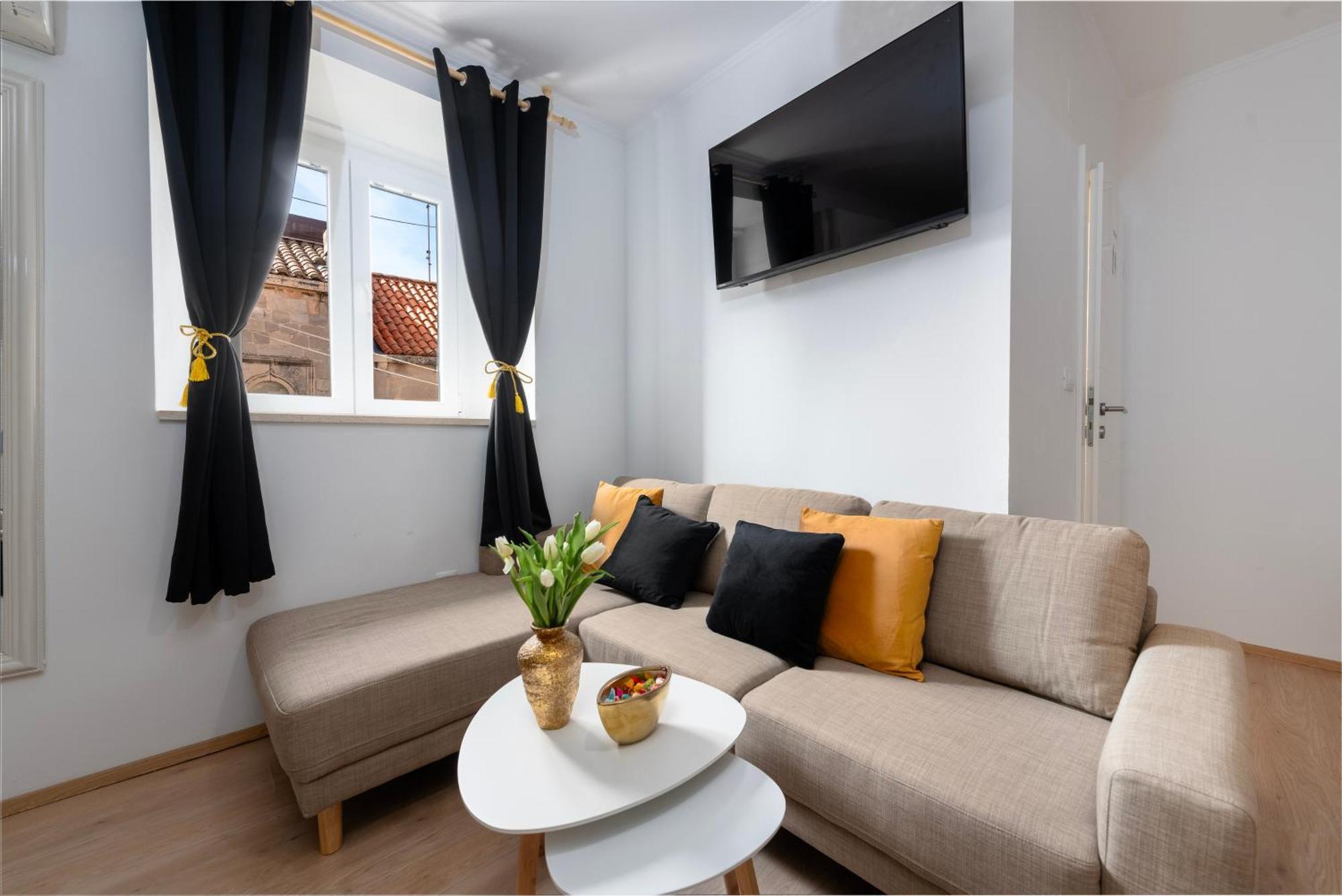 Ira Apartment *